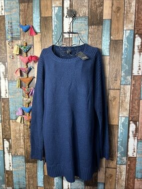 a.n.a.  Navy Blue Crewneck Tunic Sweater
